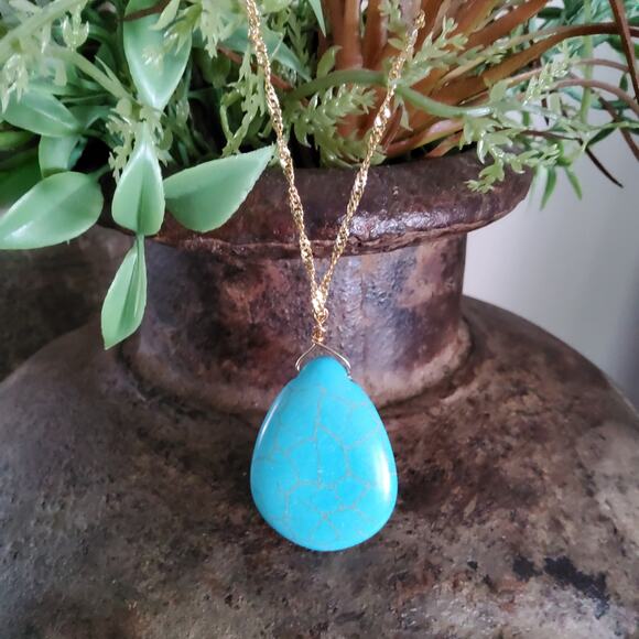 Fashionable Turquoise Simulated Pendant Stone on Gold Tone Long Necklace - Picture 1 of 6